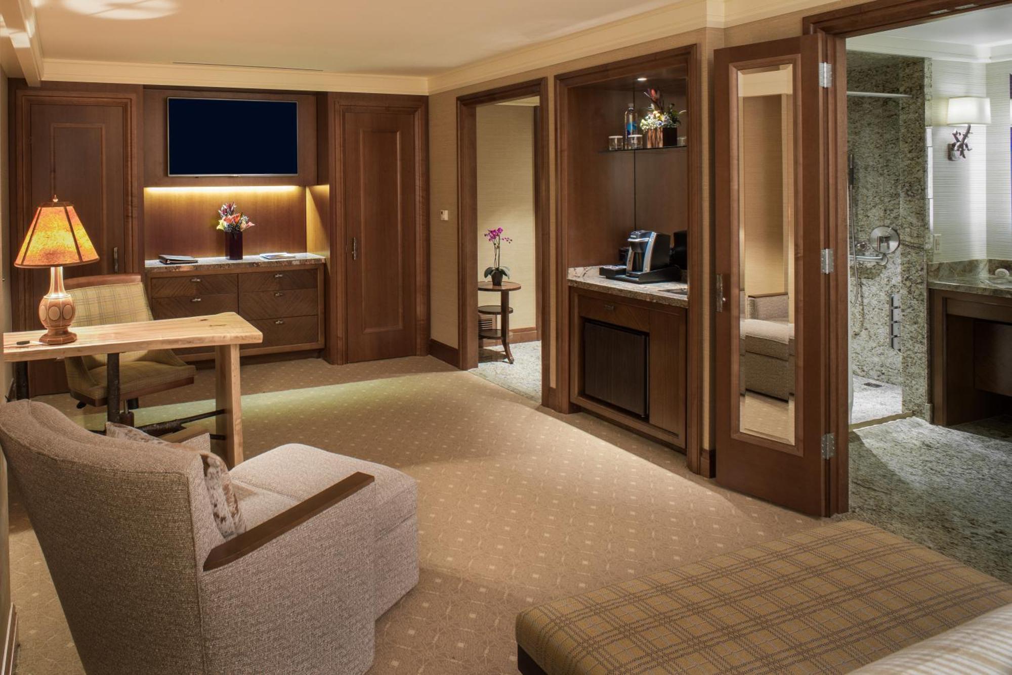 Lodge Premium King Room,188973857:JPEG